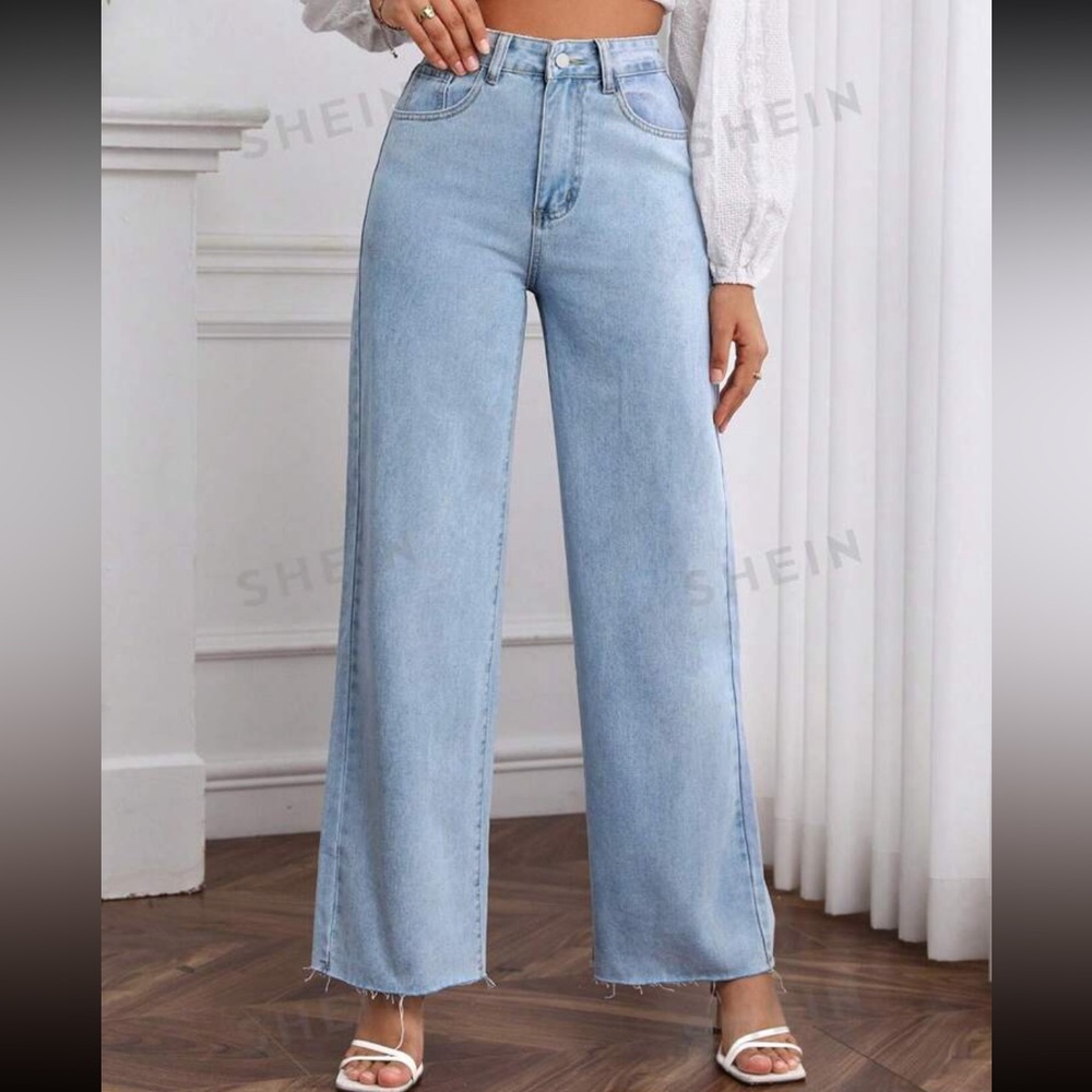 Light wash jeans high waisted and flare